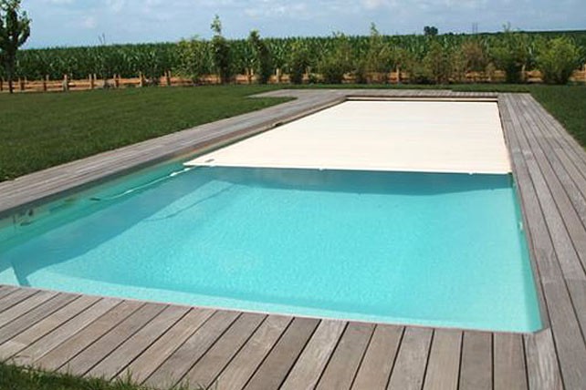 coque piscine avec volet immerge