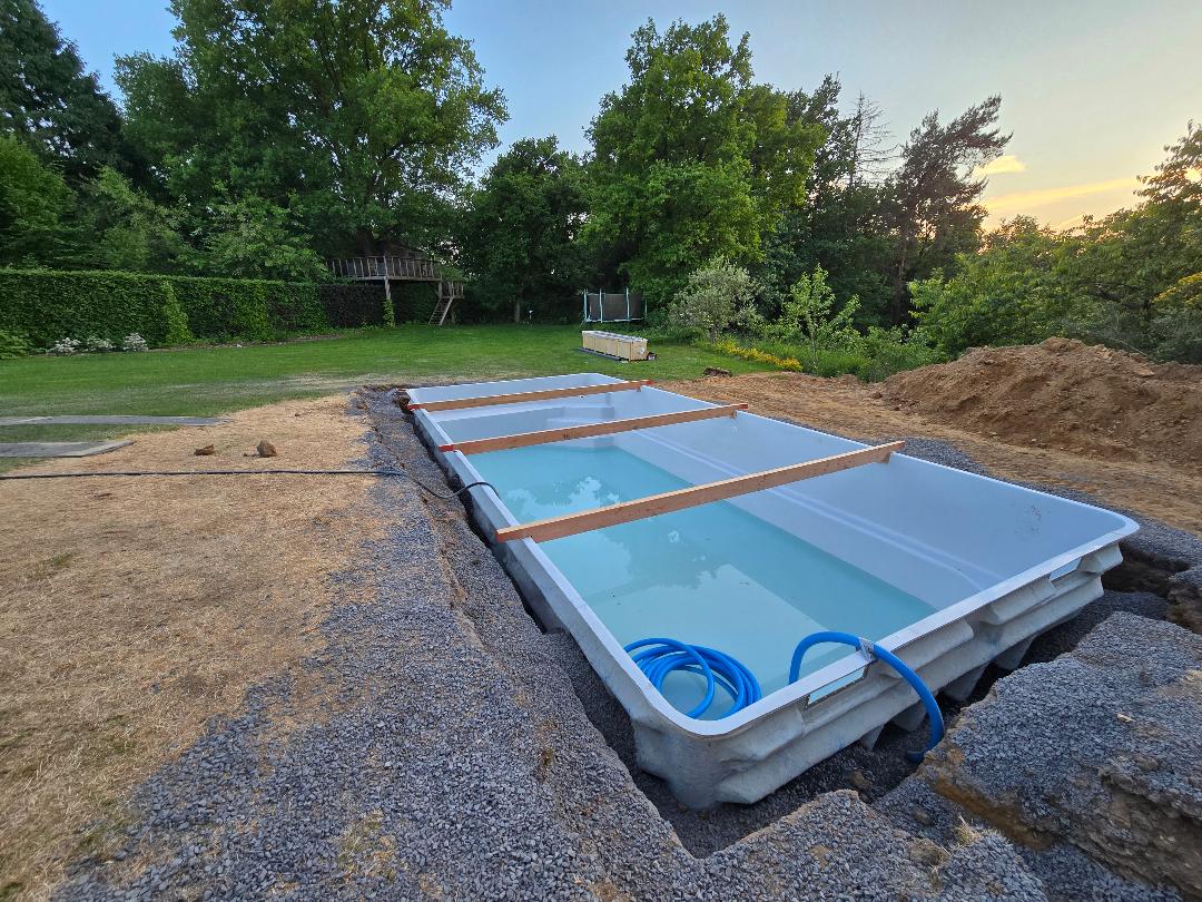 Installation de la piscine coque en Belgique