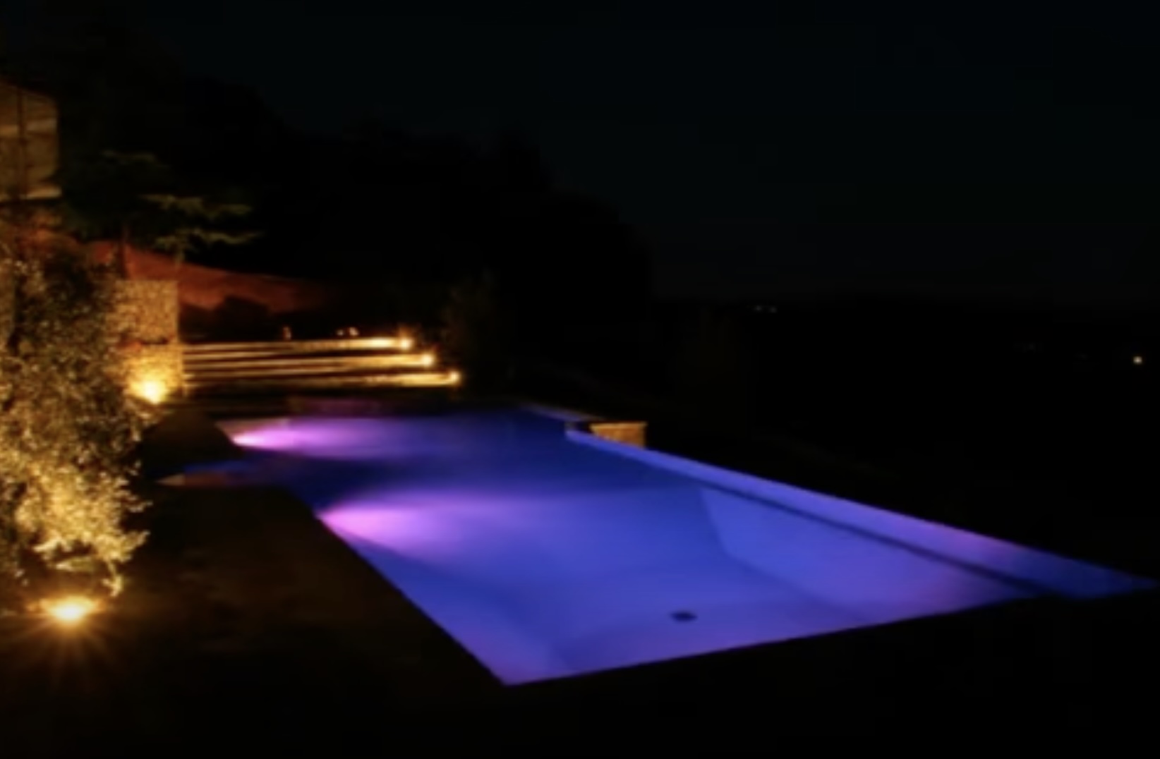 Éclairage de piscine de nuit multicolore - réglage violet