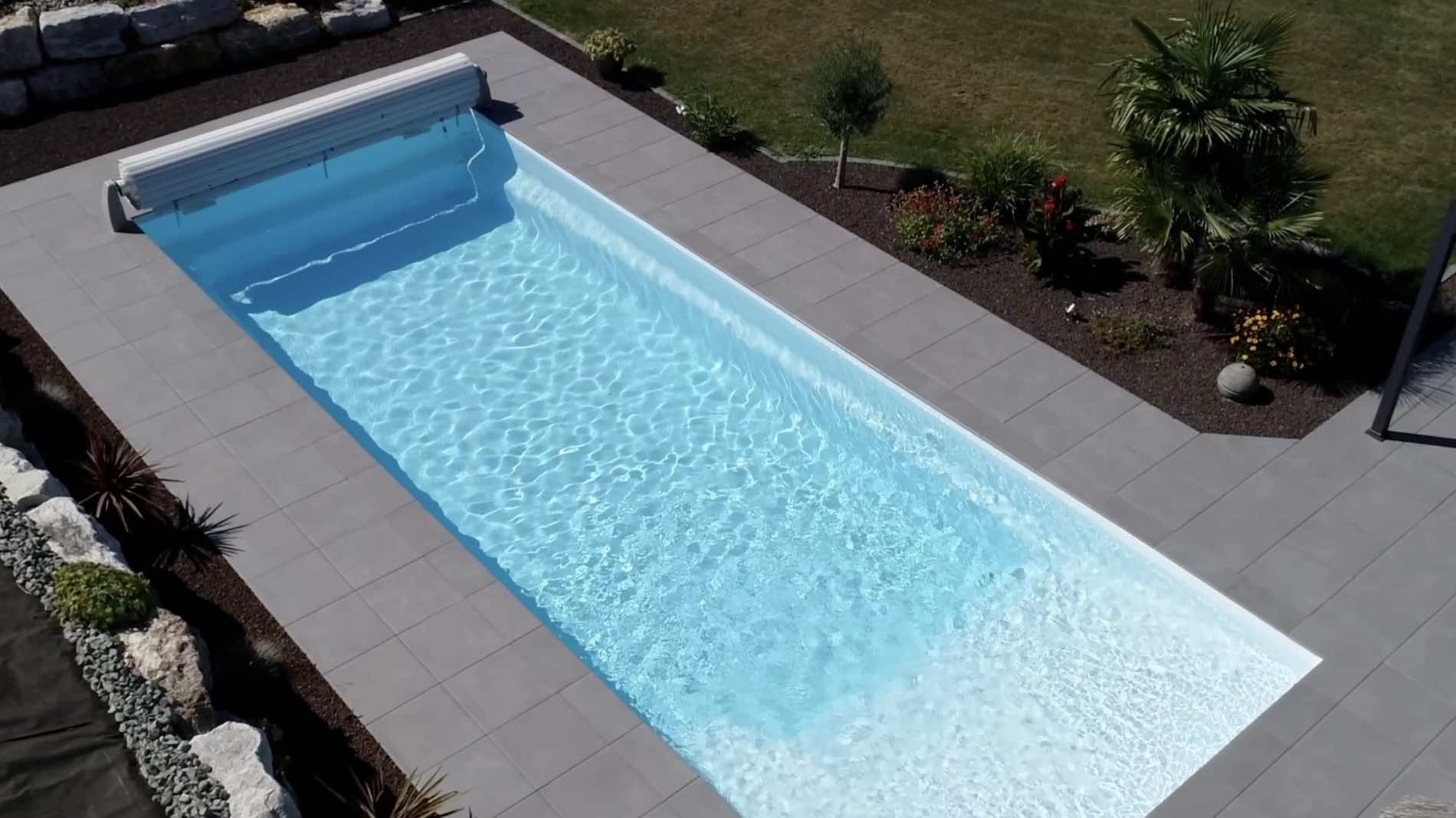 Piscine Paque avec plage - Coque polyester