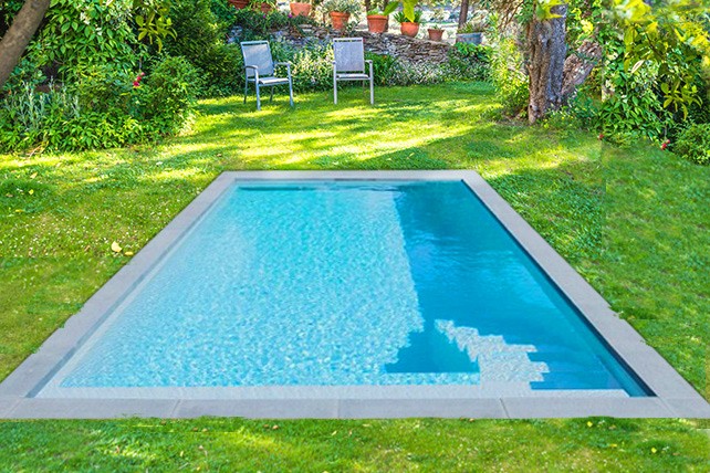 Saint-Louis Mini piscine de moins de 10 m2 en kit coque polyester rectangulaire