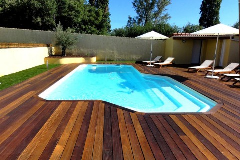 Egée Kit piscine avec plage coque polyester 