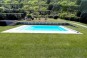 Votre piscine enterrée s'intègre parfaitement dans votre jardin