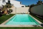 Blanc carrare - Coque polyester avec plage et escalier