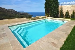 Piscine rectangulaire 8 x 4 coque polyester Baltique