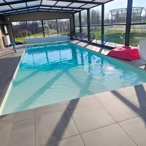 Modèle Paques avec plage 2,5m et escalier Dimensions : 10,50 m x 4,00 m