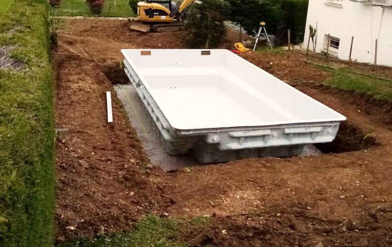 Un modèle de piscine Pâques en 8x4 m.
