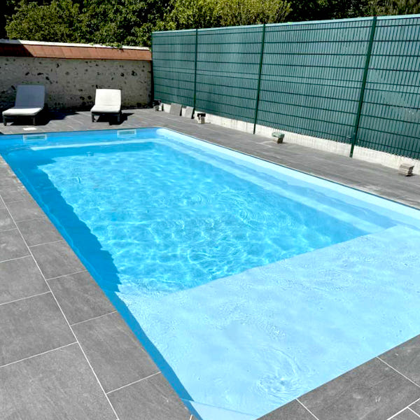 Très belle réalisation d'un de nos clients ! Il a choisi le modèle Cap-Vert avec sa plage en 7.60 x 3.65 m.