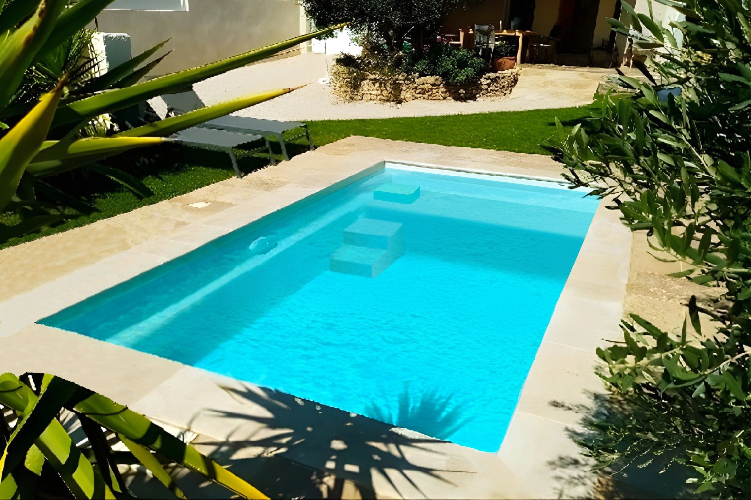 Votre coque polyester piscine de moins de 10 m2 sans permis de construire !