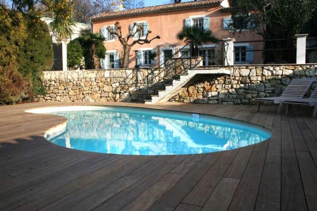 Piscines 8x4 coque polyester