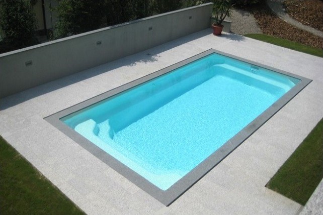 Piscine rectangulaire enterrée